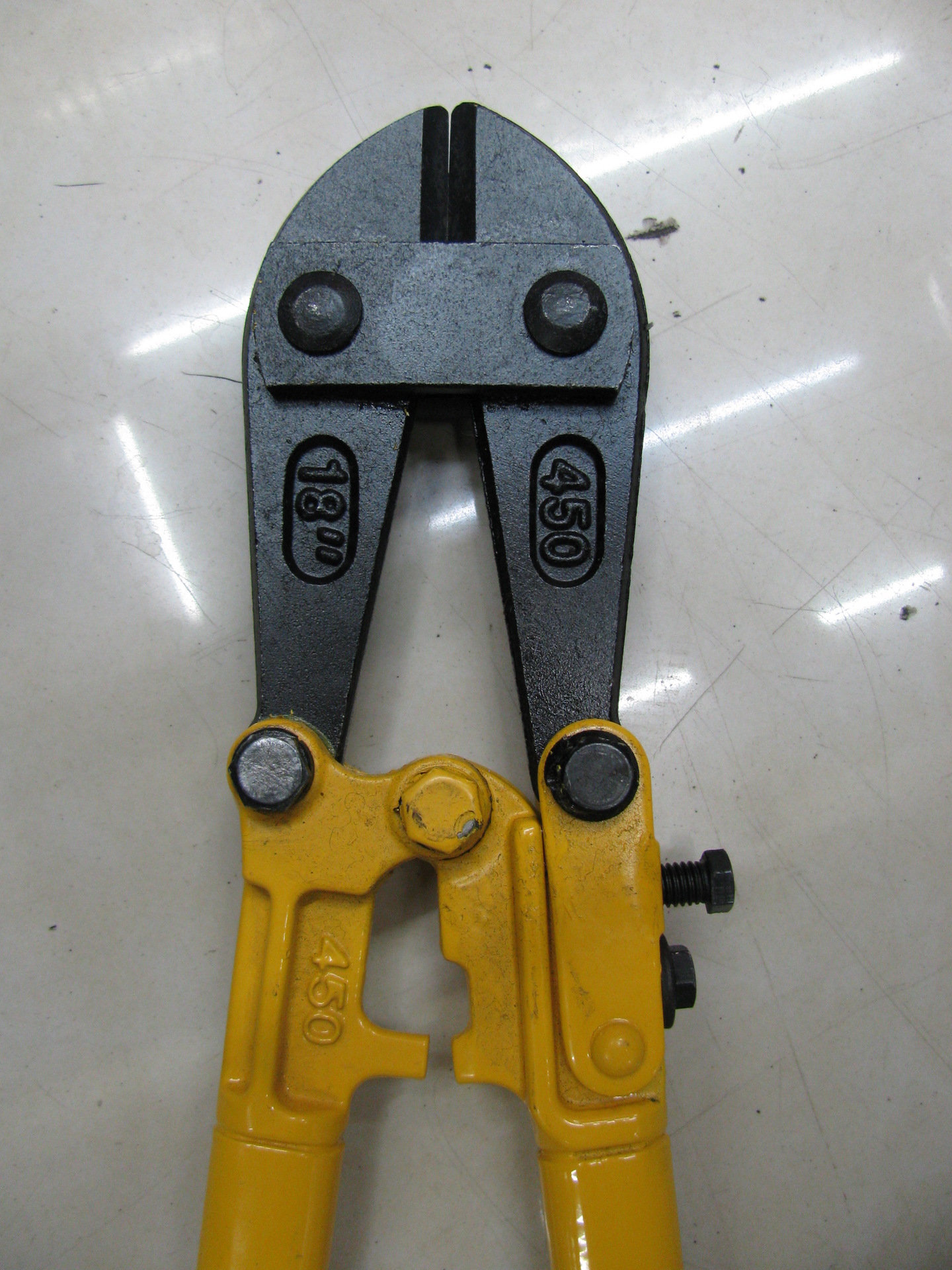 气温高达30摄氏度以上