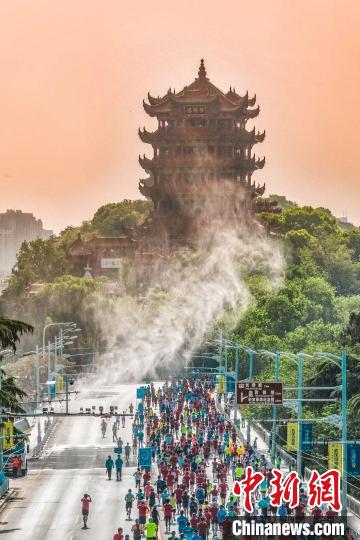 2024武汉马拉松规模跃升至三万人：起跑时间7：