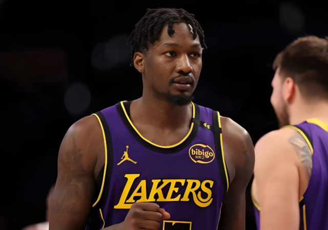 火箭弃用芬尼·史密斯三场全胜引争议