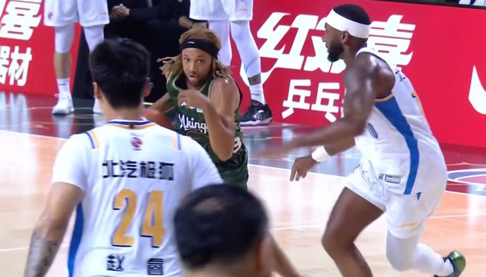 辽宁男篮力克福建迎连胜 北京逆转同曦夺关键三