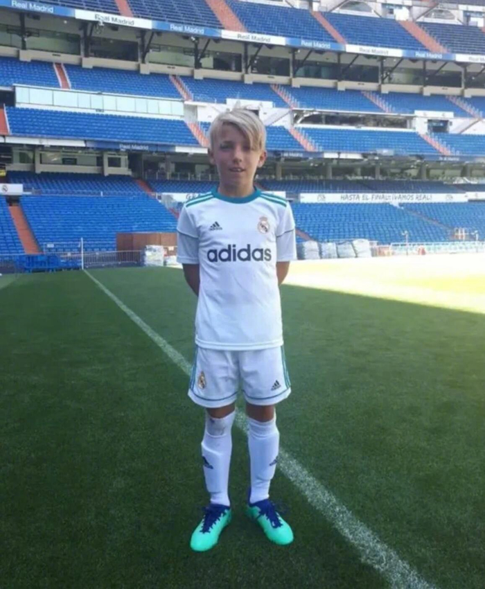 18岁拜仁新星卡尔：伯纳乌旧梦与德甲新篇交织