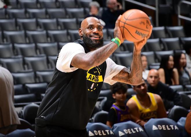 湖人收官战：詹姆斯缺席年轻球员闪耀 全勤纪录