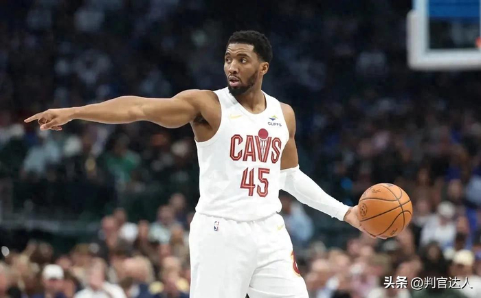 米切尔高效31分+哈登复出助骑士力克老鹰