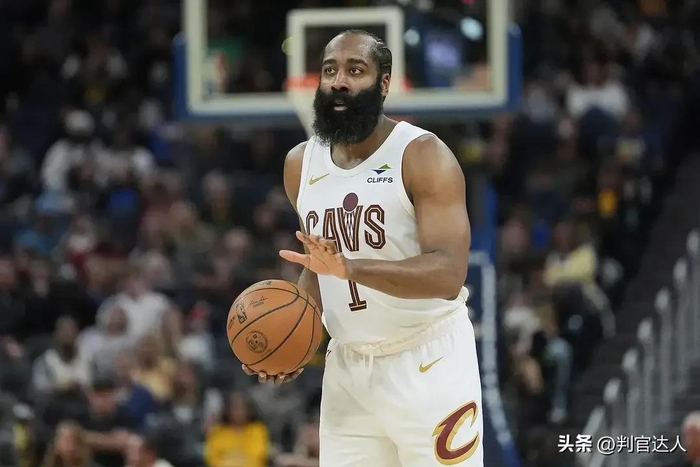 米切尔高效31分+哈登复出助骑士力克老鹰