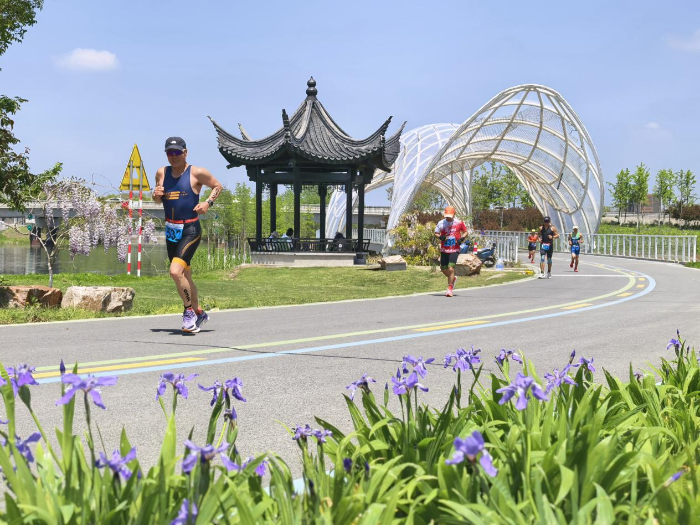 2026盐城大纵湖生态铁人三项赛上演国际选手巅峰