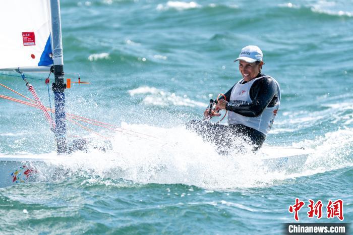青岛圆满收官2025ILCA6级和ILCA7级世锦赛 法